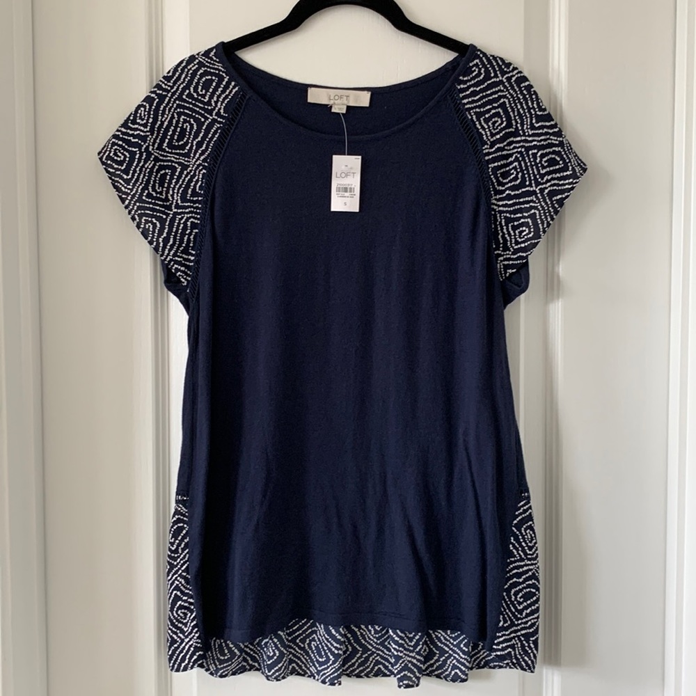 NWT LOFT Navy Blue And White Peplum Back Short Sleeves Tribal Print Top Size S